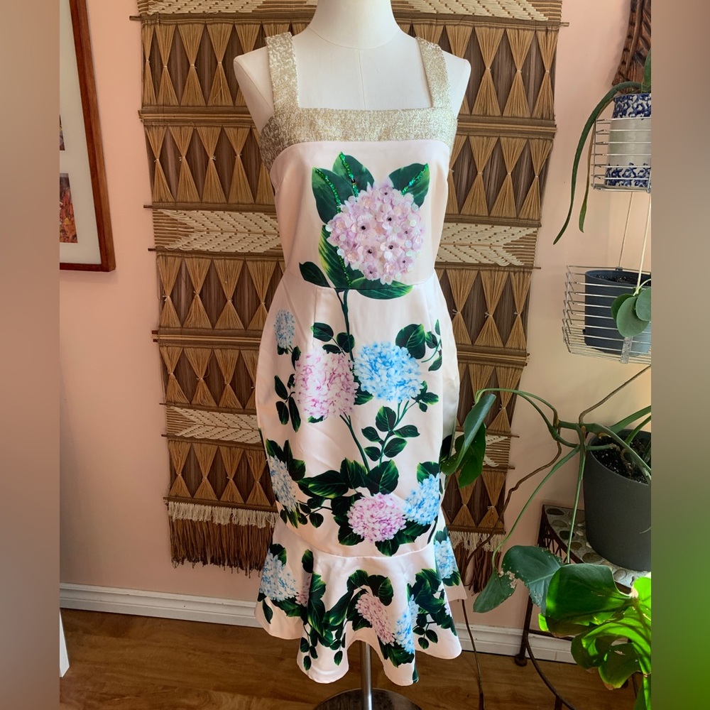 BNWT L’Atiste Beautiful Floral Embellished Mermaid Midi Dress